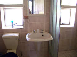 Bathroom of Mabevonne self catering chalet in Nelspruit